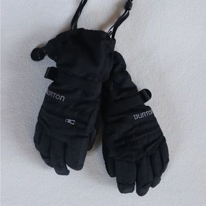 BURTON kids gloves. Size M.